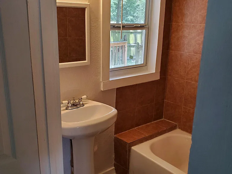 1500 Hillside Dr #1 — Photo 8