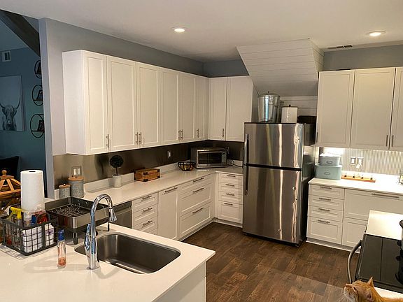 5th image of 1060 Old Mill Dr