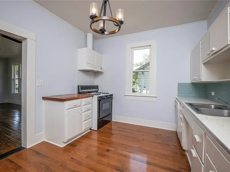 271 S Willow Ave — Photo 7