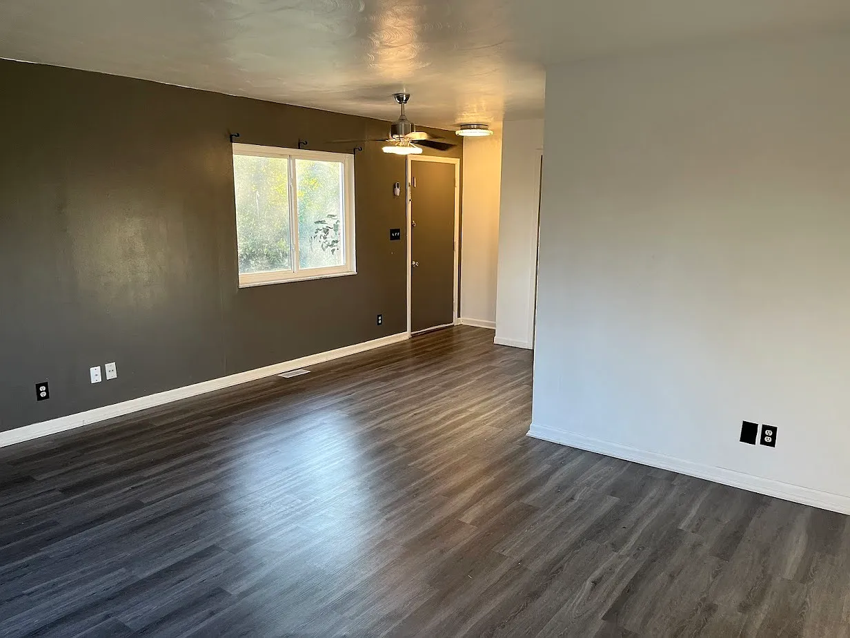 912-914 La Tourrette Court - 914 — Photo 3