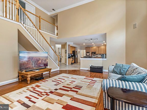 4th image of 10208 Daphney House Way