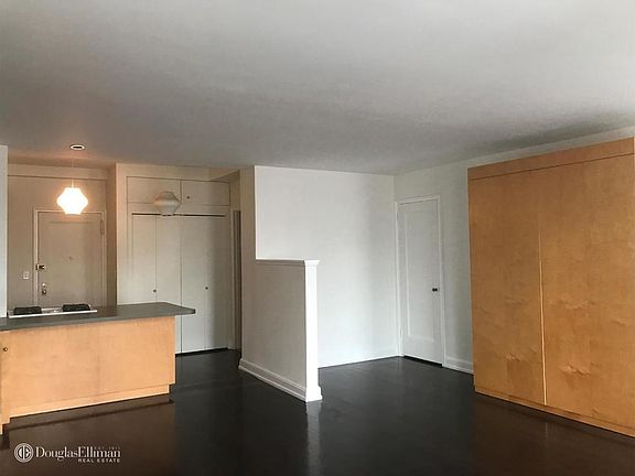 4th image of 465 W 23rd St APT 18C