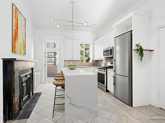 4th image of 155 W 13th St #2