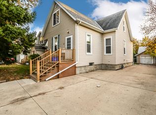 17 9th Ave SW, Aberdeen, SD 57401