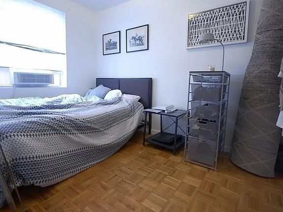 4th image of 105 Stanton St APT 4R
