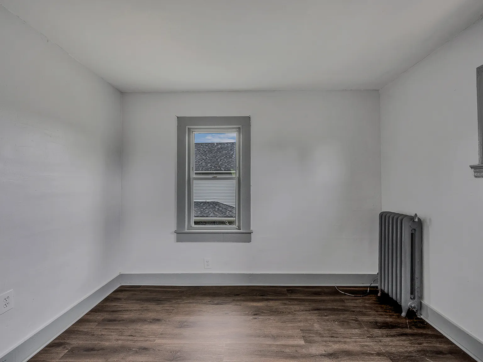 4 bed, 1500 sqft, $1,500 — Photo 2
