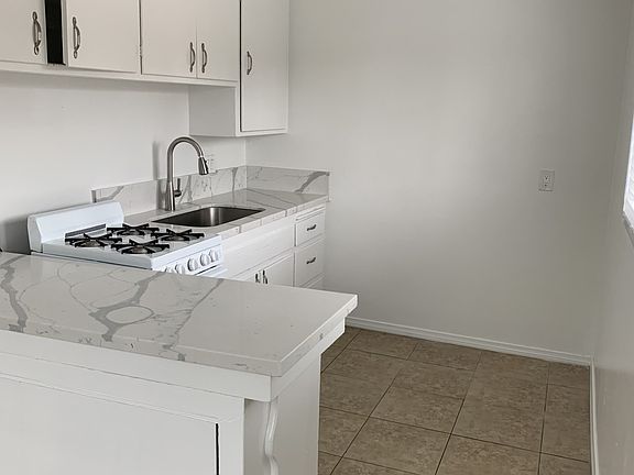 2nd image of 312 N Rose St #6F