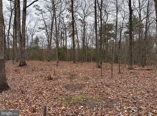 30 Persimmon Tree Ln, Hedgesville, WV 25427