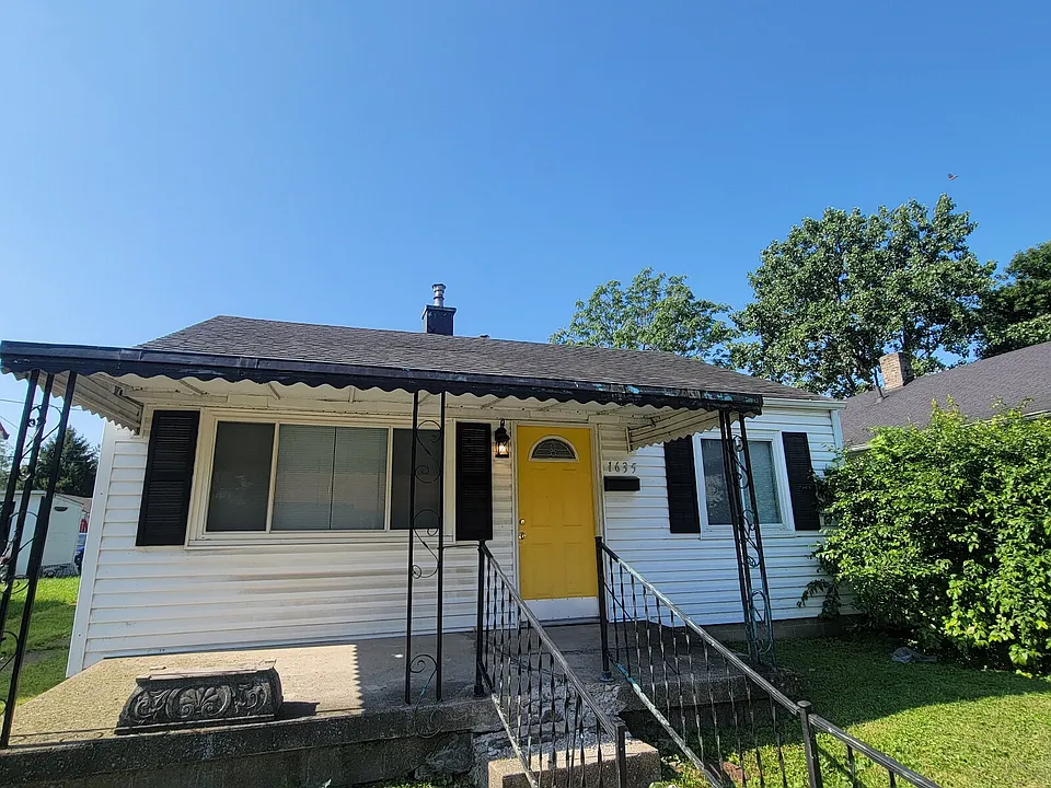 1635 Lawton Ave