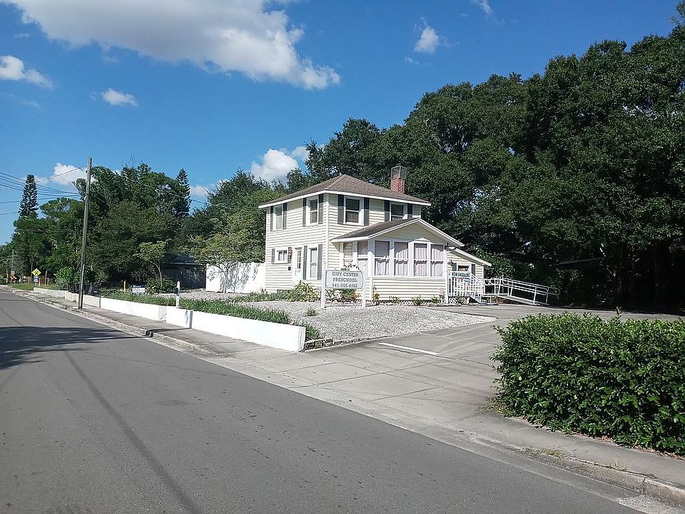 1st image of 823 S School Ave
