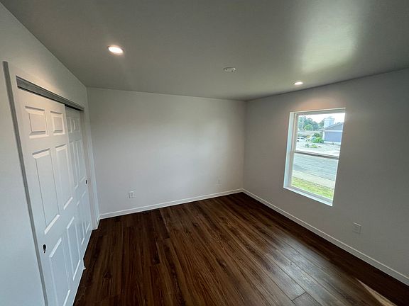 5th image of 1547A Tiffany Park Cir