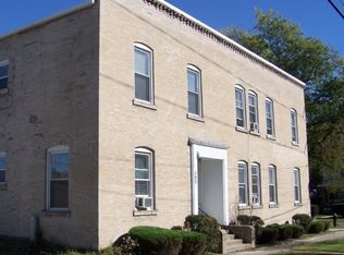 127 11th St SW APT 2, Cedar Rapids, IA 52404