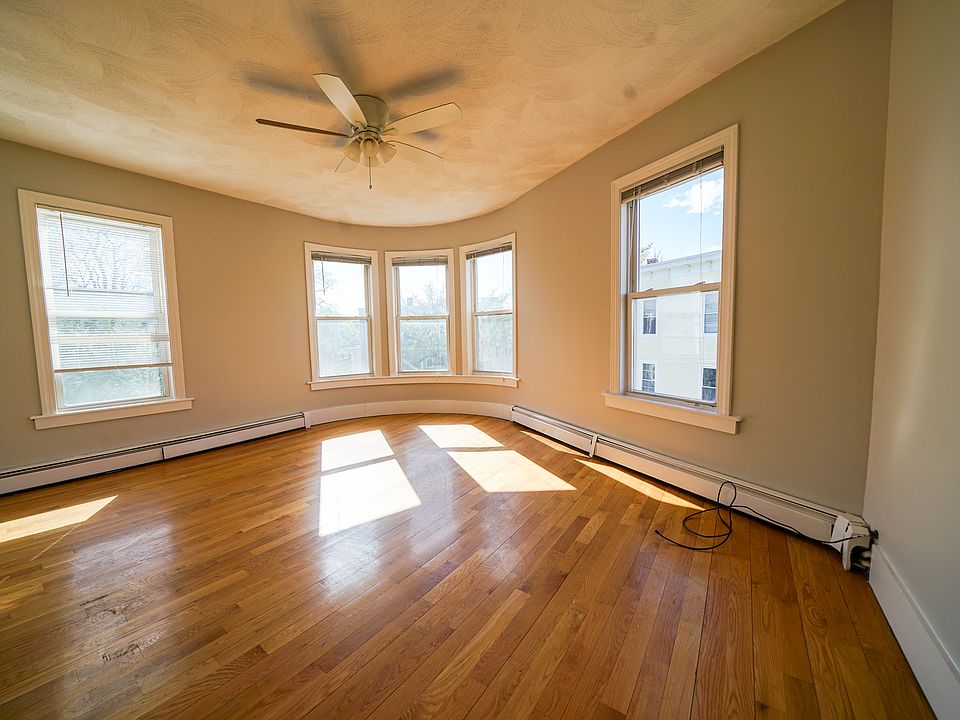 1st image of 33 Portsmouth St #3