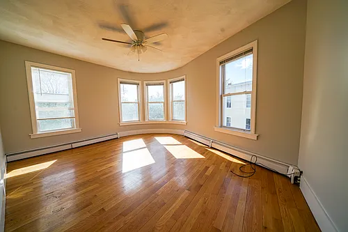 33 Portsmouth St Photo 1