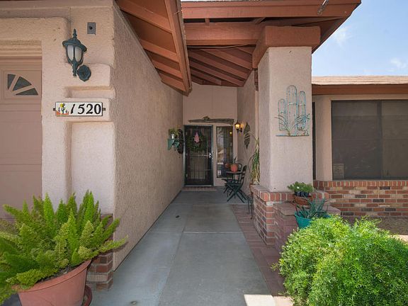 3rd image of 1520 W Oak Shadows Dr
