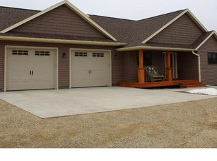 988 65th Ave, Roberts, WI 54023