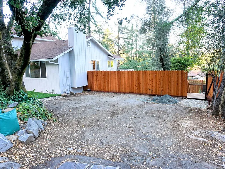 604 Los Olivos Rd #B — Photo 10