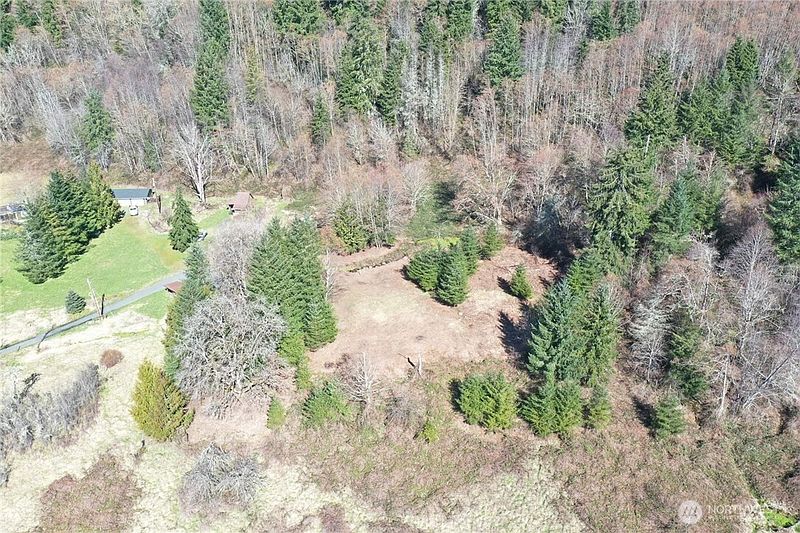 5th image of 352 16 Larson Road