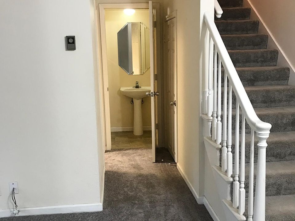 1st image of 7150 Rainbow Dr APT 39