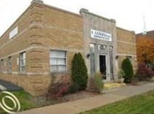 2300 Oak St, Wyandotte, MI 48192