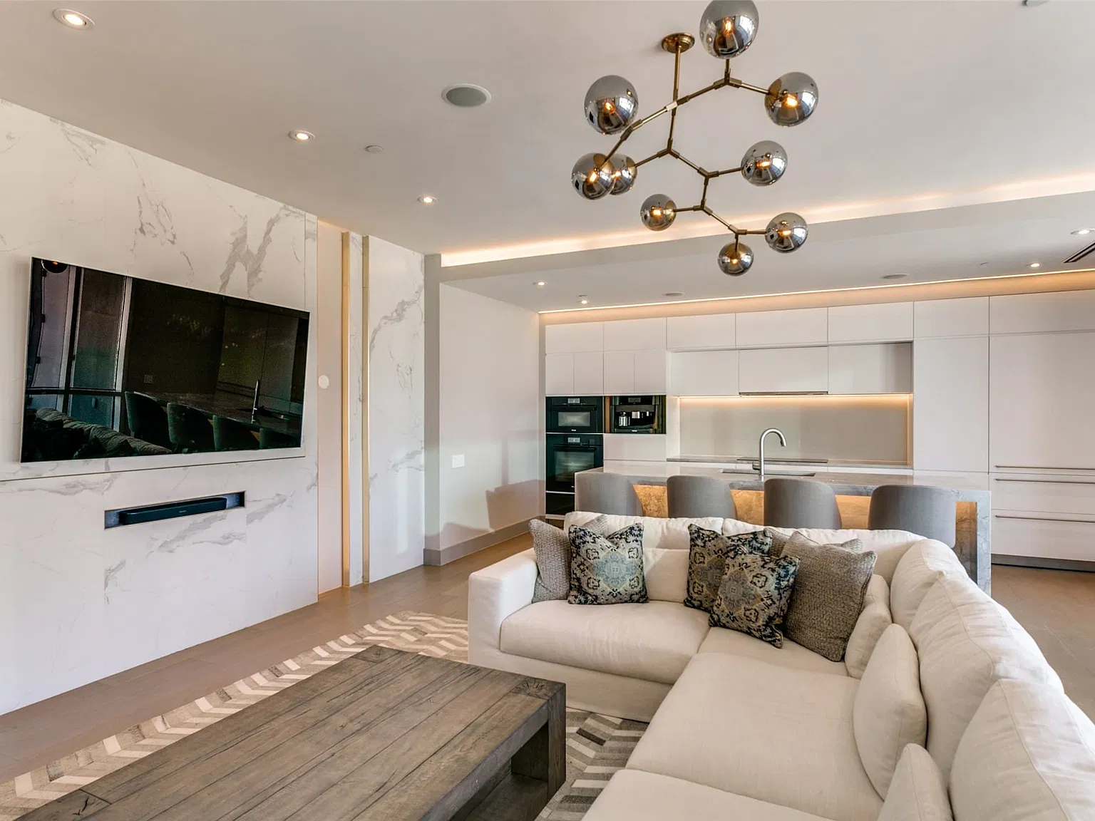 2 bed, 2.5 bath, 1755 sqft, $9,000 — Photo 1