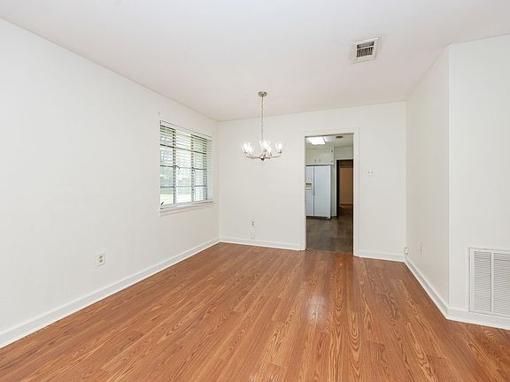 5th image of 320 Kimbro Dr