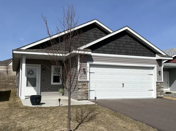 719 Cherrywood Ln NE, Isanti, MN 55040
