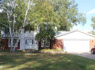 286 Wellington Cres, Mount Clemens, MI 48043