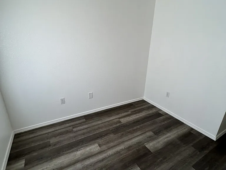 1559 Courtney Place — Photo 8