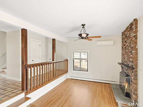 5th image of 136 Hoyts Hill
