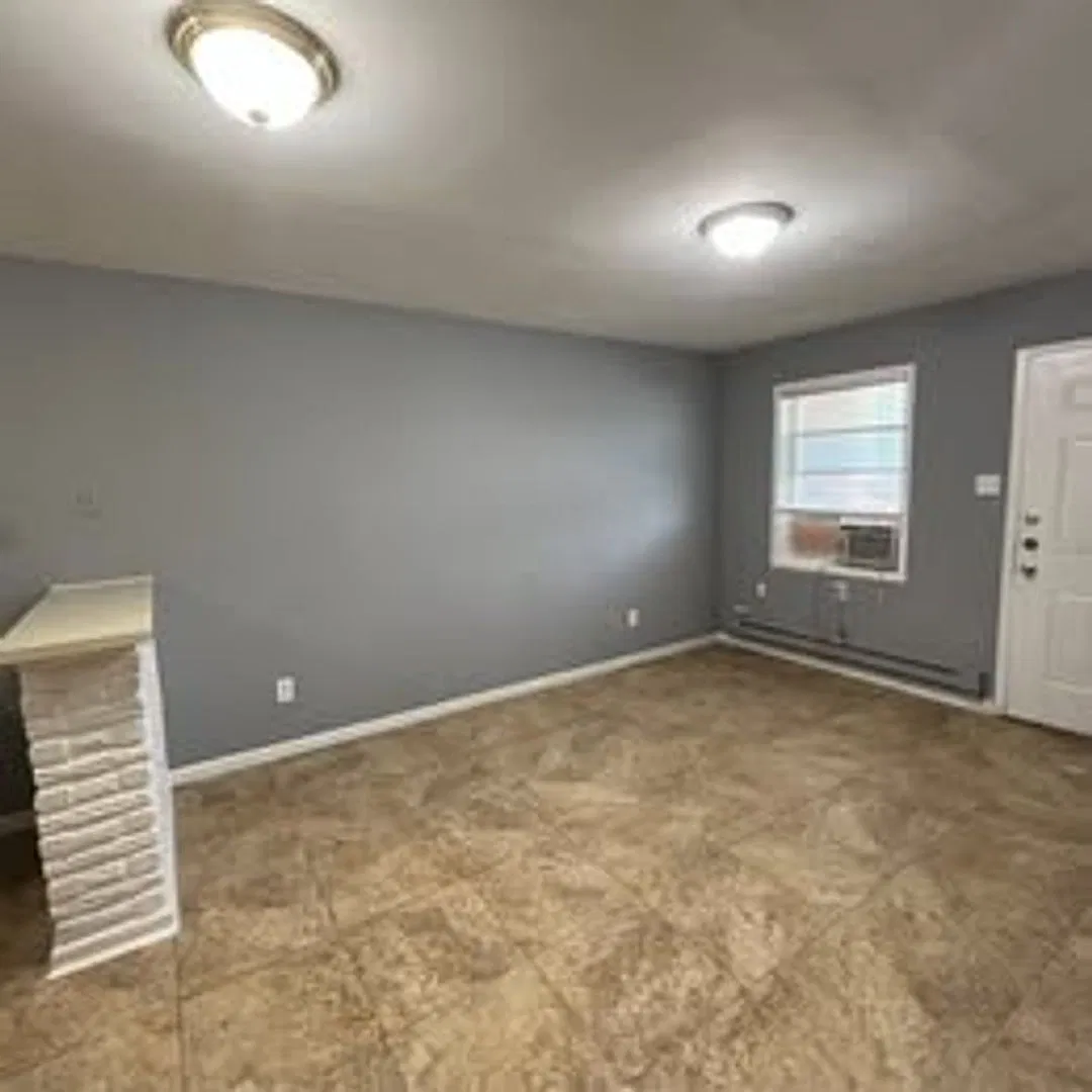 Duplex For Rent — Photo 3