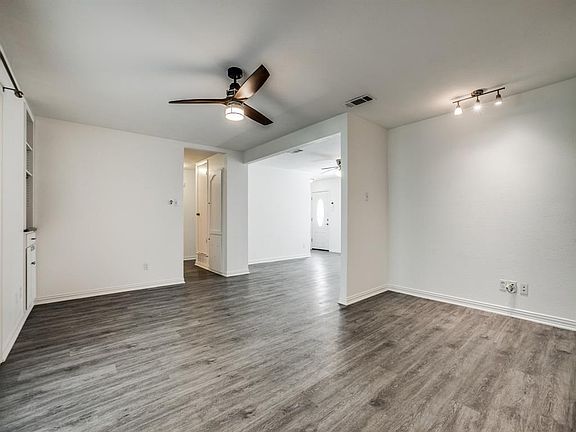 3rd image of 612 Cambridge Dr