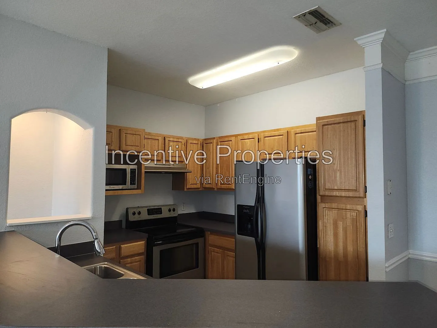 1 bed, 1.0 bath, 945 sqft, $1,300 — Photo 4