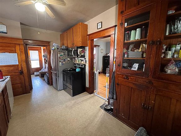 3rd image of 391 W Main Street