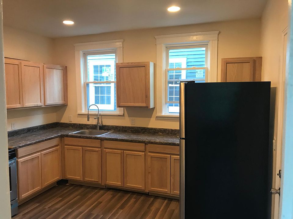 1st image of 3036 7th Ave #1