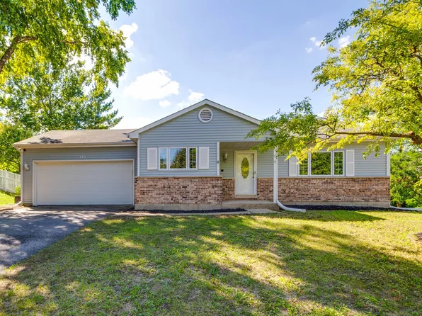 440 W Parkview Ter, Algonquin, IL 60102