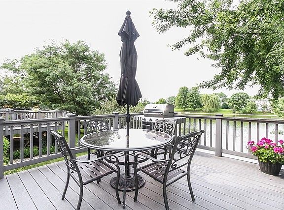 2nd image of 1291 Horseshoe Ln