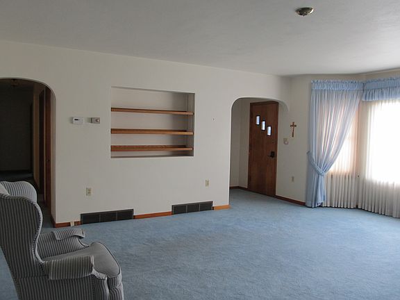 3rd image of 54909 Lorain Ave