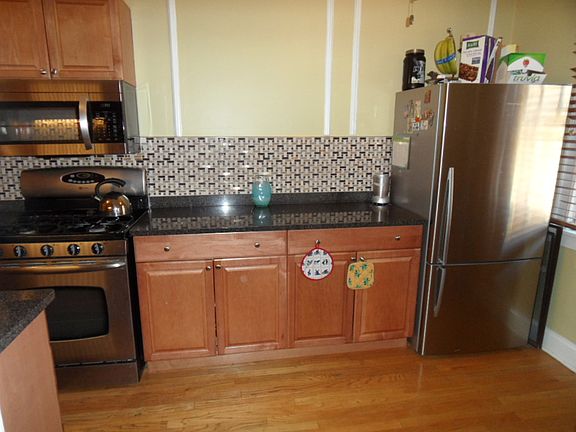 3rd image of 2322 N Lincoln Park W APT 4B
