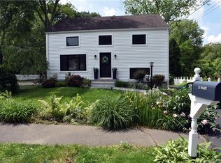 55 Mary Ln, Riverside, CT 06878