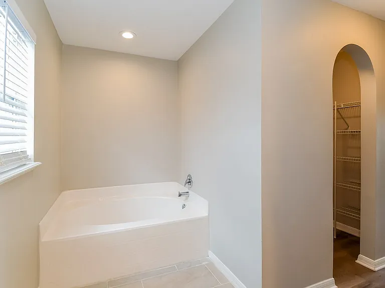 7115 High Bluff Rd — Photo 13