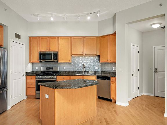4th image of 500 E Grant St APT 2504