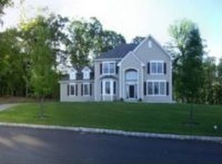 6 Wallace Dr, Highland Mills, NY 10930
