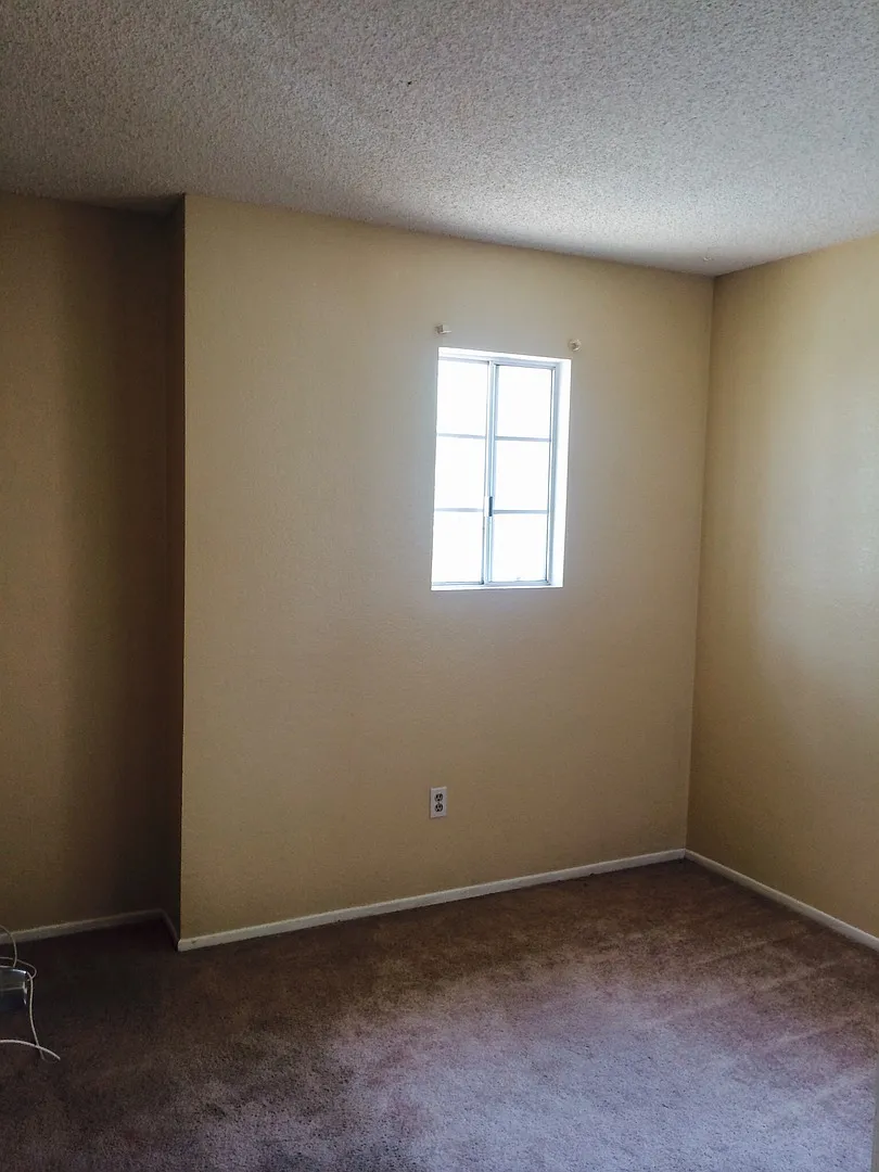 !! Just Remodeled Home Available Todayyy !! — Photo 4