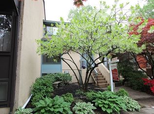 2206 Cartwright Pl, Reston, VA 20191