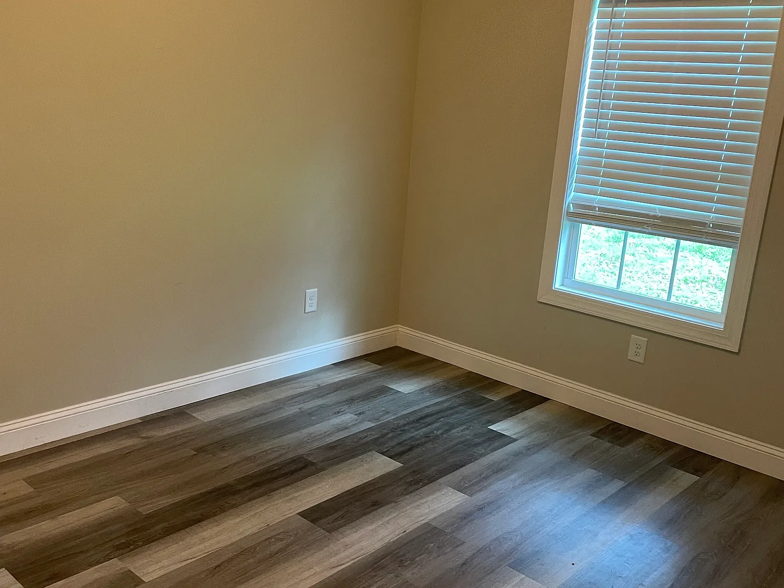 2 bed, 1100 sqft, $1,650 — Photo 3