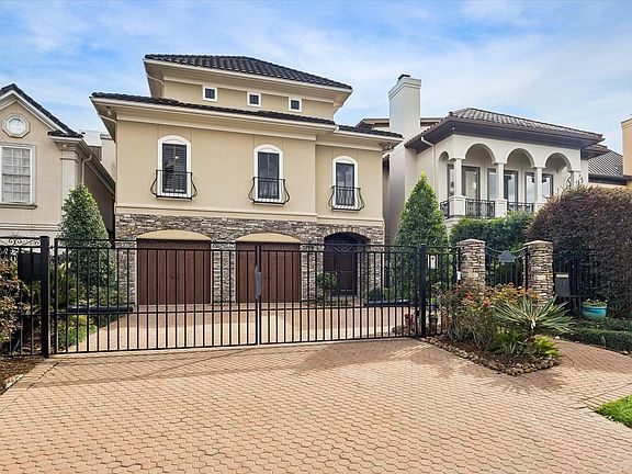 2nd image of 52 Briar Hollow Ln #E
