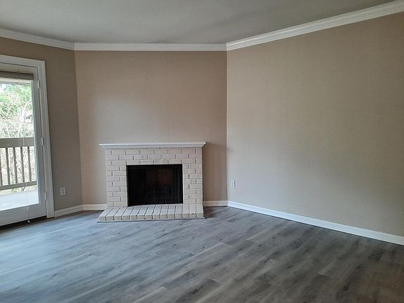 5th image of 10520 NE 32nd Pl APT J303