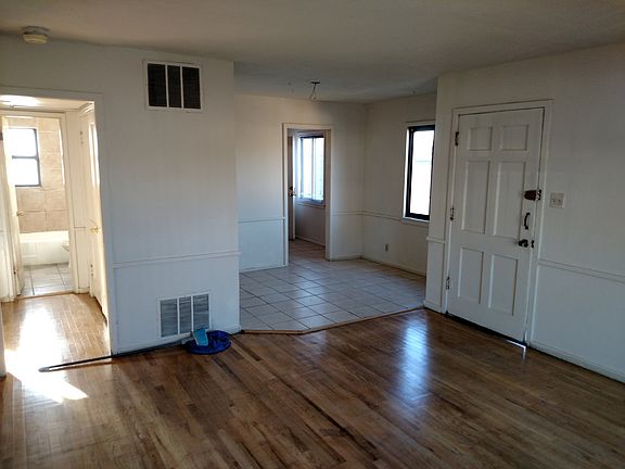 5th image of 2445 Madeira Dr NE