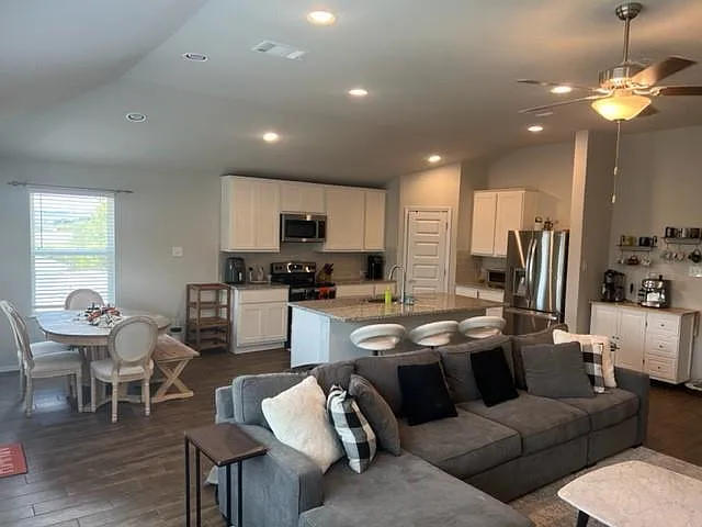 3704 Allegiance Ave — Photo 15
